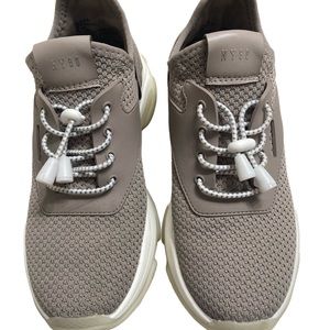 Steve Madden Myles Sneaker